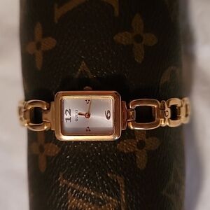 Guess Tank Watch Women G55050L Gold  18mm New Battery 7"‎ Great Condition
